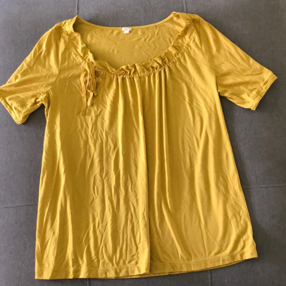 Tie-front tee